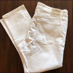 Levi’s White Boyfriend Skinny Jeans Size 30